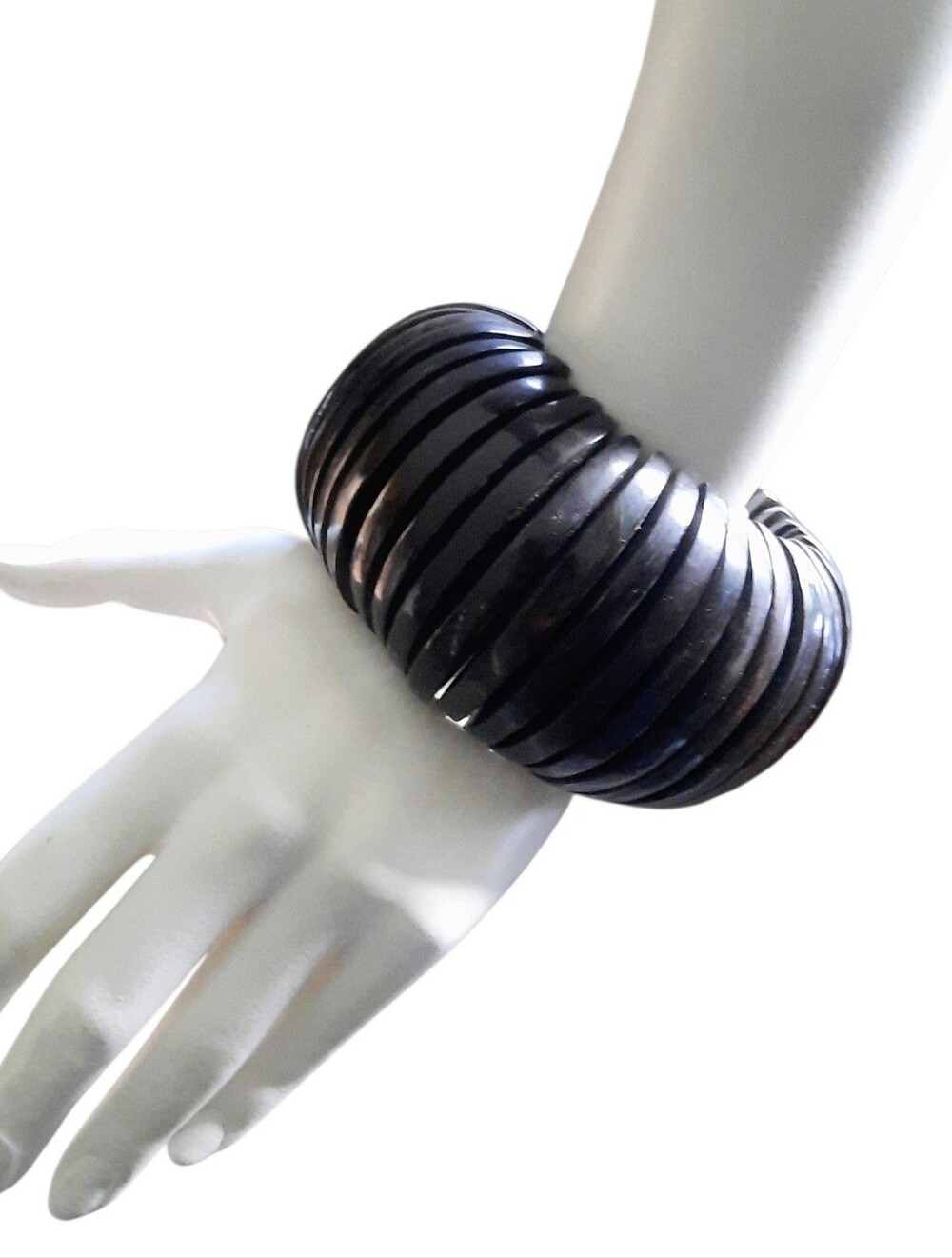 MONIES GERDA LYNGGAARD Vtg Black 40pcs Horn Elasticized Chunky Bangle Bracelet